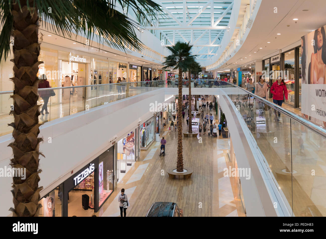 Shopping centre interior hi-res stock photography and images - Alamy