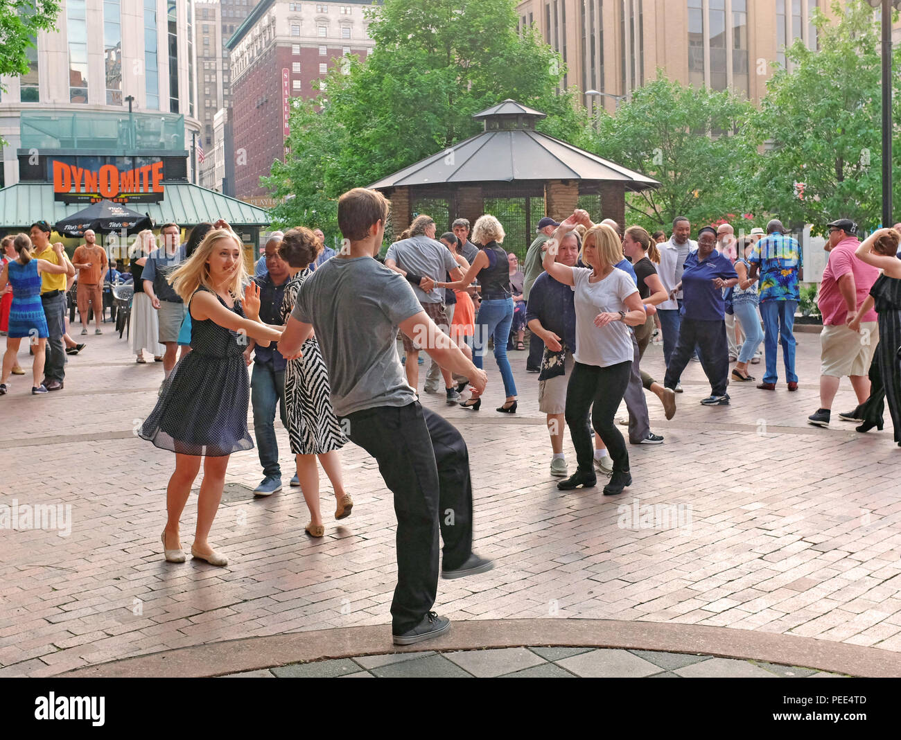 Dancing to swing band hi res stock photography and images Page 2