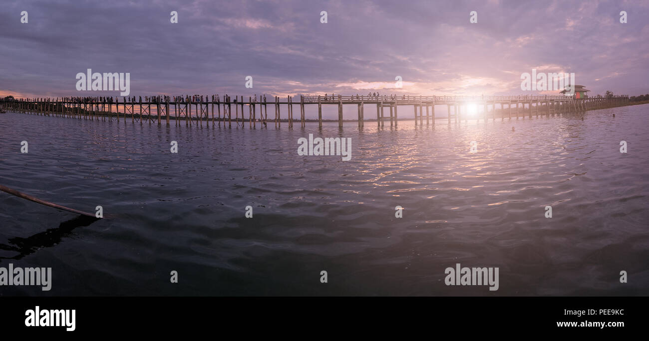 Wooden bridge U Bein River Amarapura evening at sunset Stock Photo - Alamy