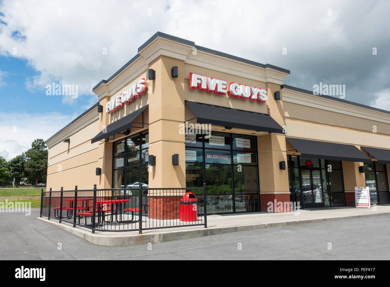 Five guys restaurant hires stock photography and images Alamy