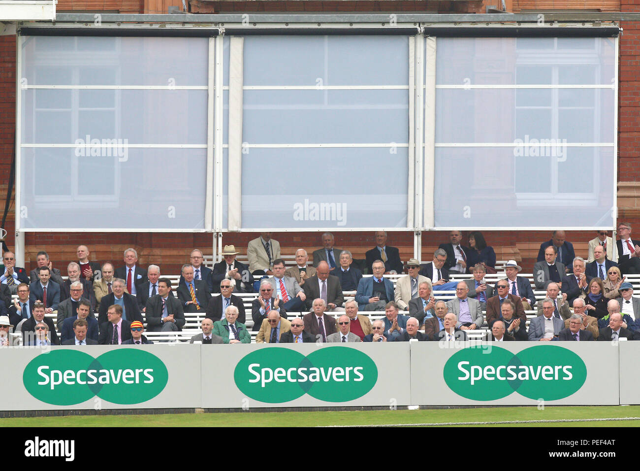 Lords Cricket Ground Members High Resolution Stock Photography And Images Alamy