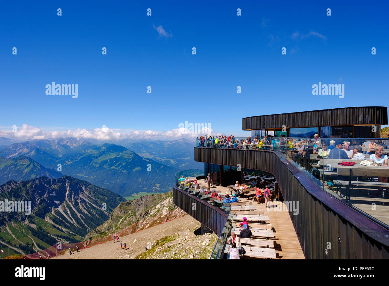 https://c8.alamy.com/comp/PEF63C/nebelhorn-summit-restaurant-2224-nebelhorn-allgu-alps-oberstdorf-oberallgu-allgu-swabia-bavaria-germany-PEF63C.jpg