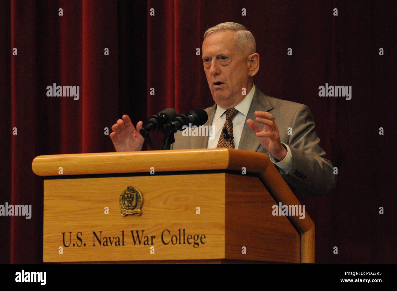 Retired u s marine corps gen james n mattis hi-res stock photography ...