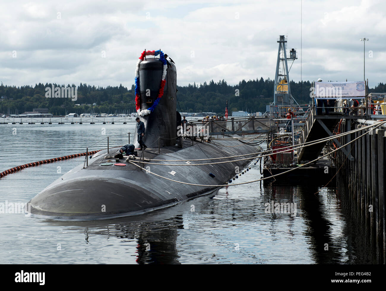 BREMERTON, Wash. (Aug. 21, 2015) The fast-attack submarine USS Seawolf ...