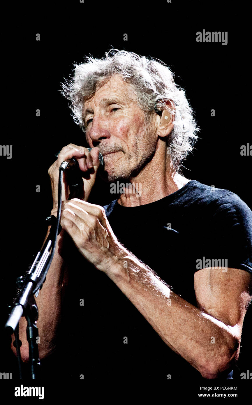 Roger Waters performs on stage in the Circus Maximus of Rome, Italy, on the second Italian date of Waters' 'Us + Them' tour.  Featuring: Roger Waters Where: Rome, Lazio, Italy When: 14 Jul 2018 Credit: IPA/WENN.com  **Only available for publication in UK, USA, Germany, Austria, Switzerland** Stock Photo