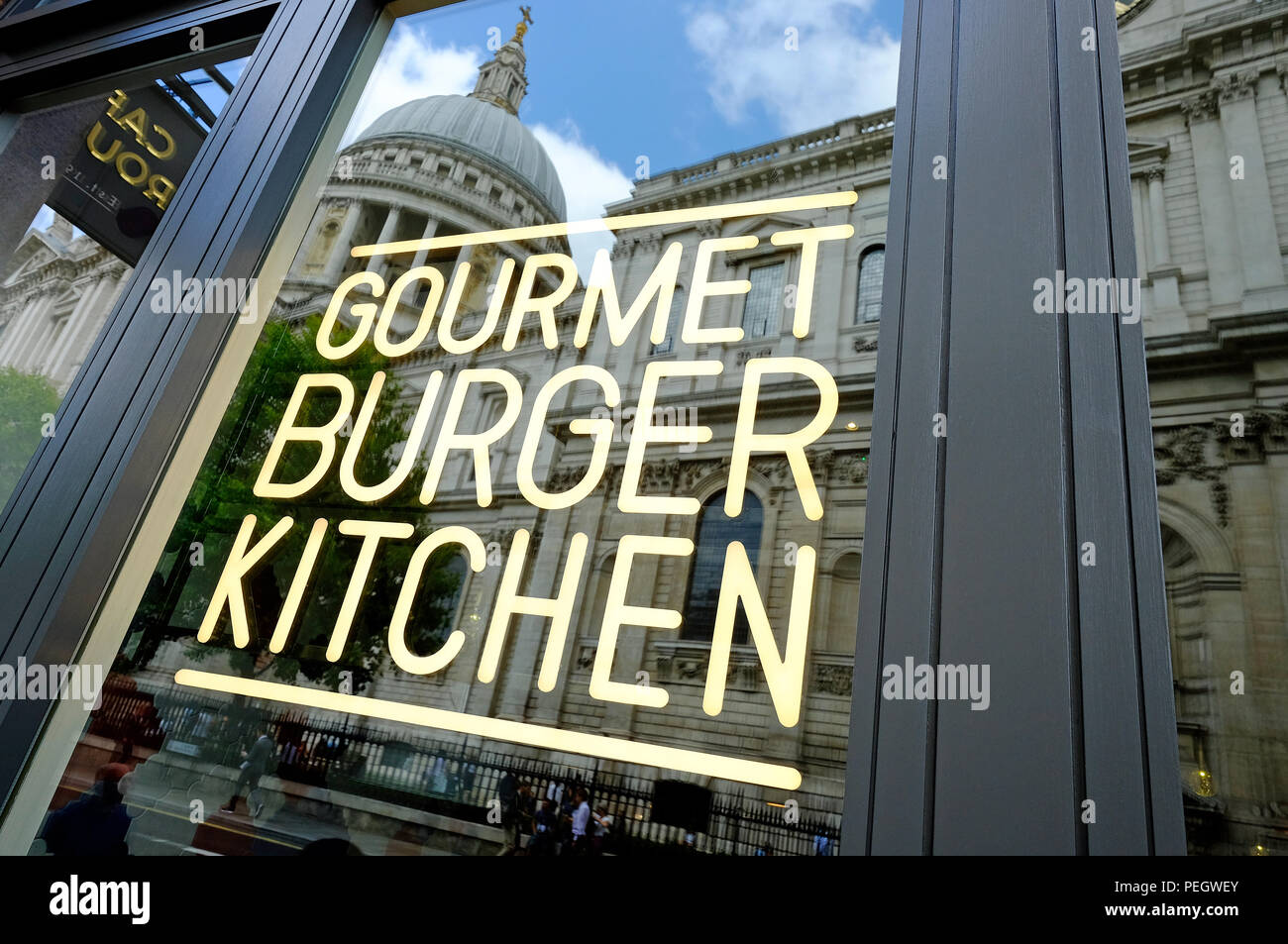 gourmet burger kitchen branch opposite st paul's cathedral, london, england Stock Photo