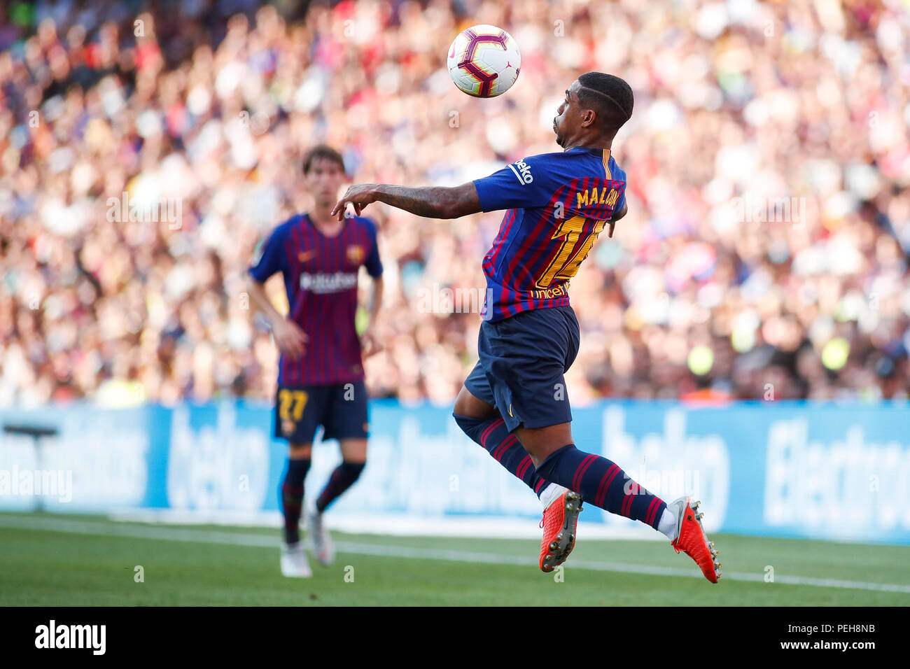 Camp Nou, Barcelona, Spain. 15th Aug, 2018. Joan Gamper Trophy, Barcelona versus Boca Juniors; Malcom of FC Barcelona controls the ball on his chest Credit: Action Plus Sports/Alamy Live News Stock Photo