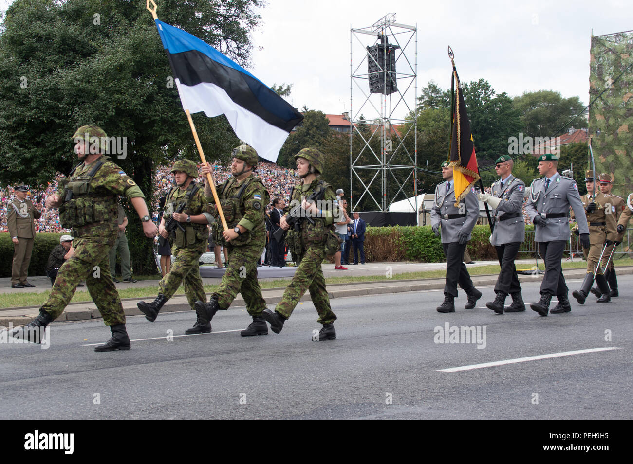 German soldiers marching colour hi-res stock photography and images - Alamy