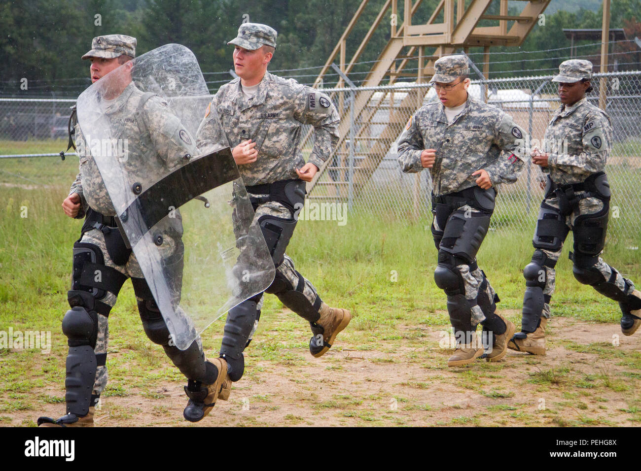 U.S. Army Soldiers from the 530th Military Police Headquarters Company ...