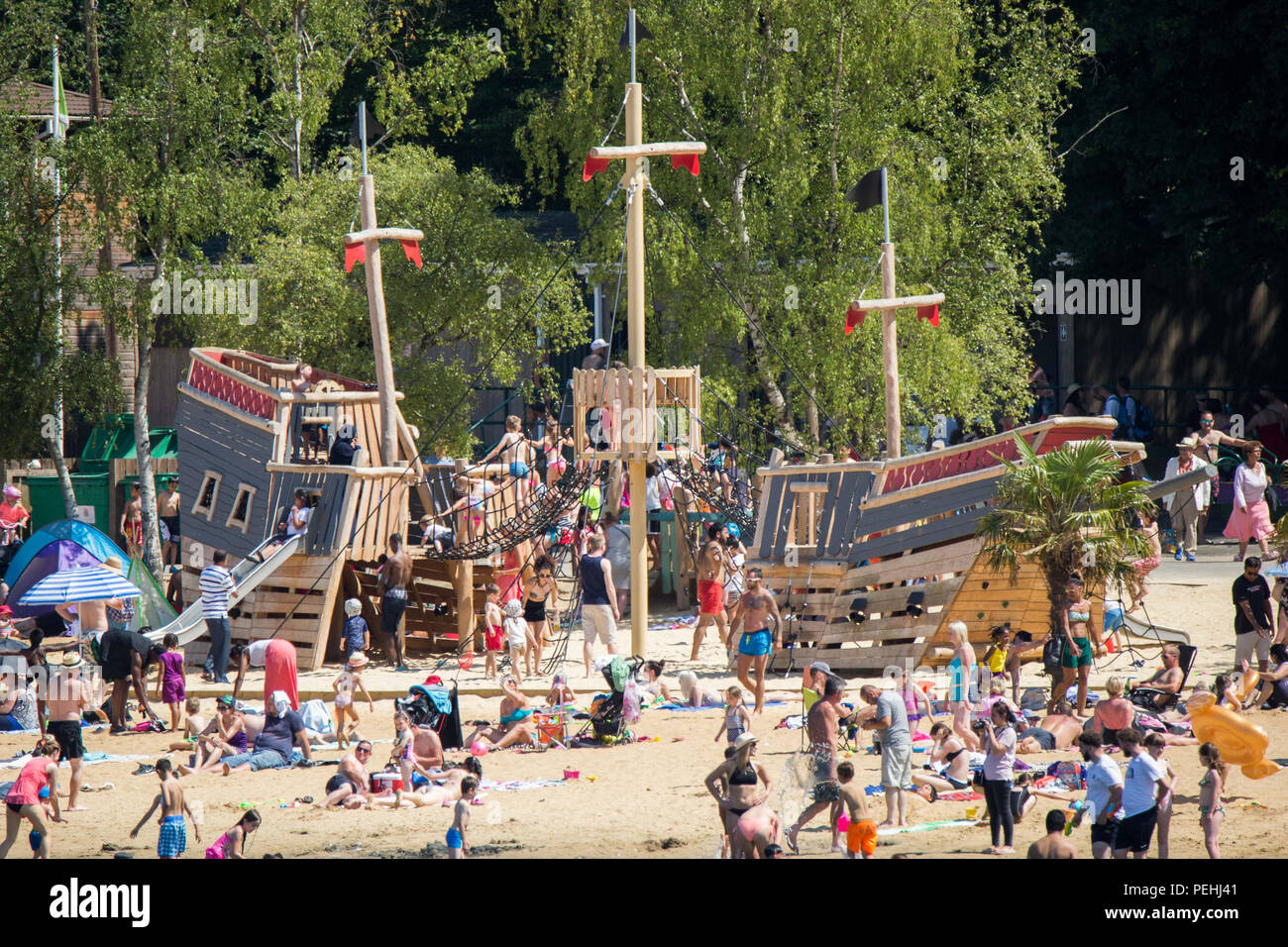 Sun seekers & families enjoy the hot weather at Ruislip Lido in Hillingdon.  Featuring: Atmosphere, View Where: London, England, United Kingdom When: 15 Jul 2018 Credit: Wheatley/WENN Stock Photo