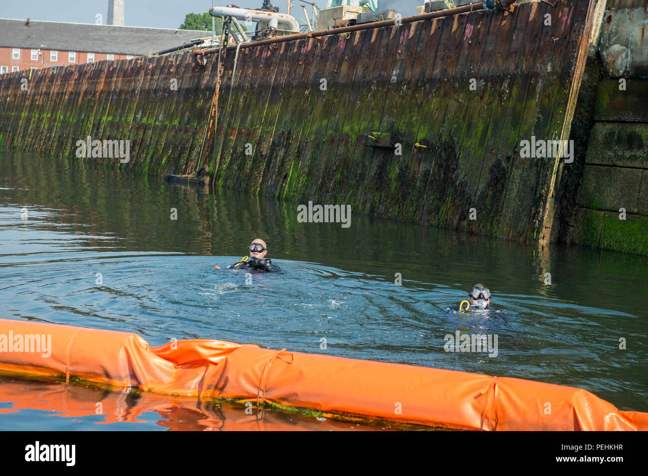 150818NCG436227 CHARLESTOWN, Mass (Aug. 18, 2015) Seabee divers with Construction Dive