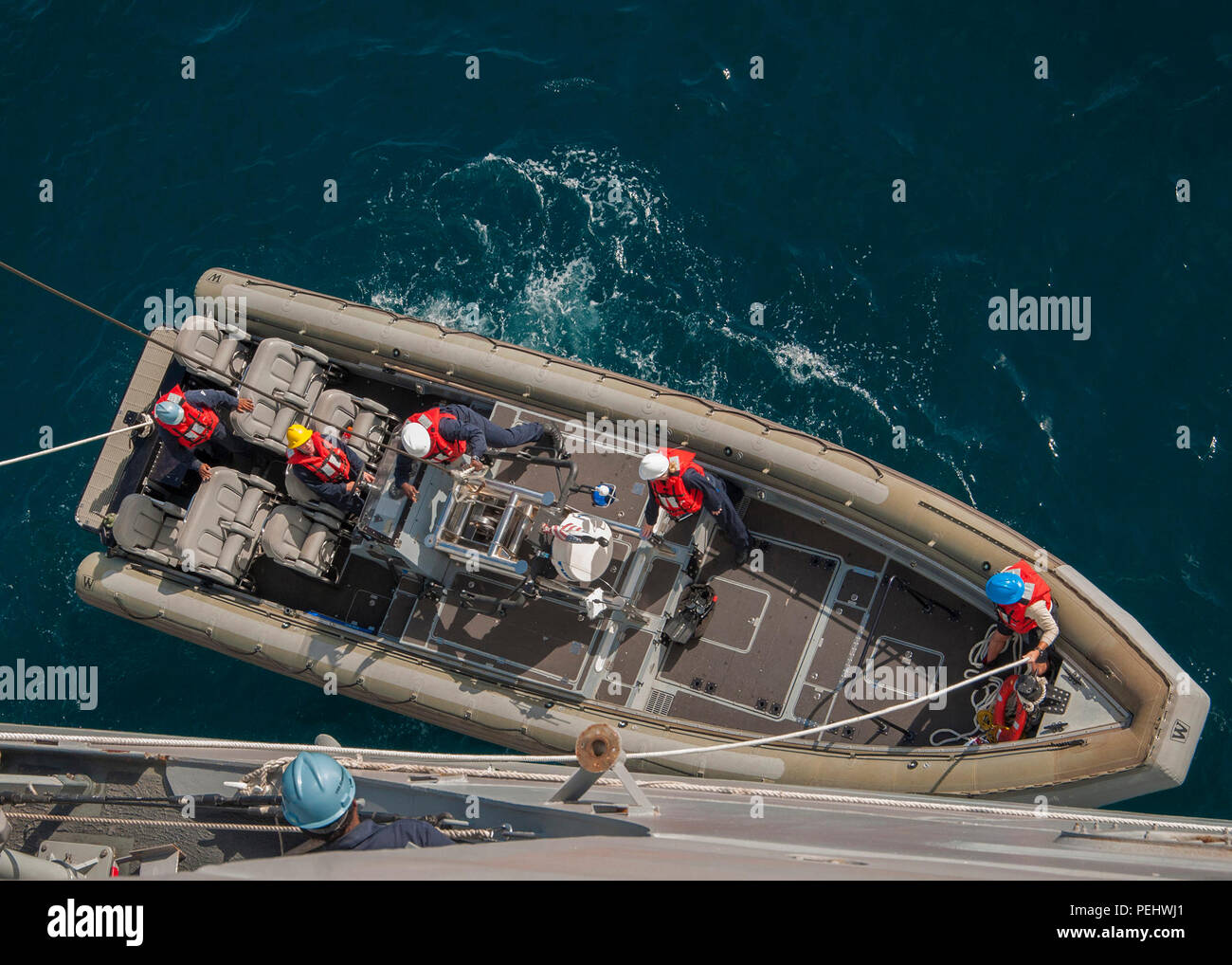 CAMP PENDLETON, (Aug. 31, 2015) - Sailors prepare to disconnect the ...