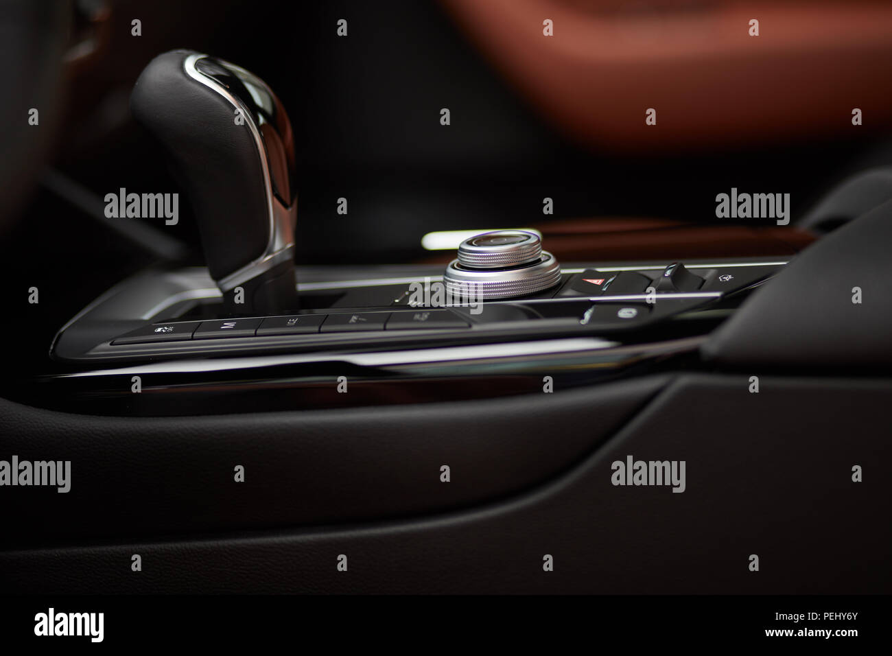 Automatic gearbox in luxury car Stock Photo Alamy
