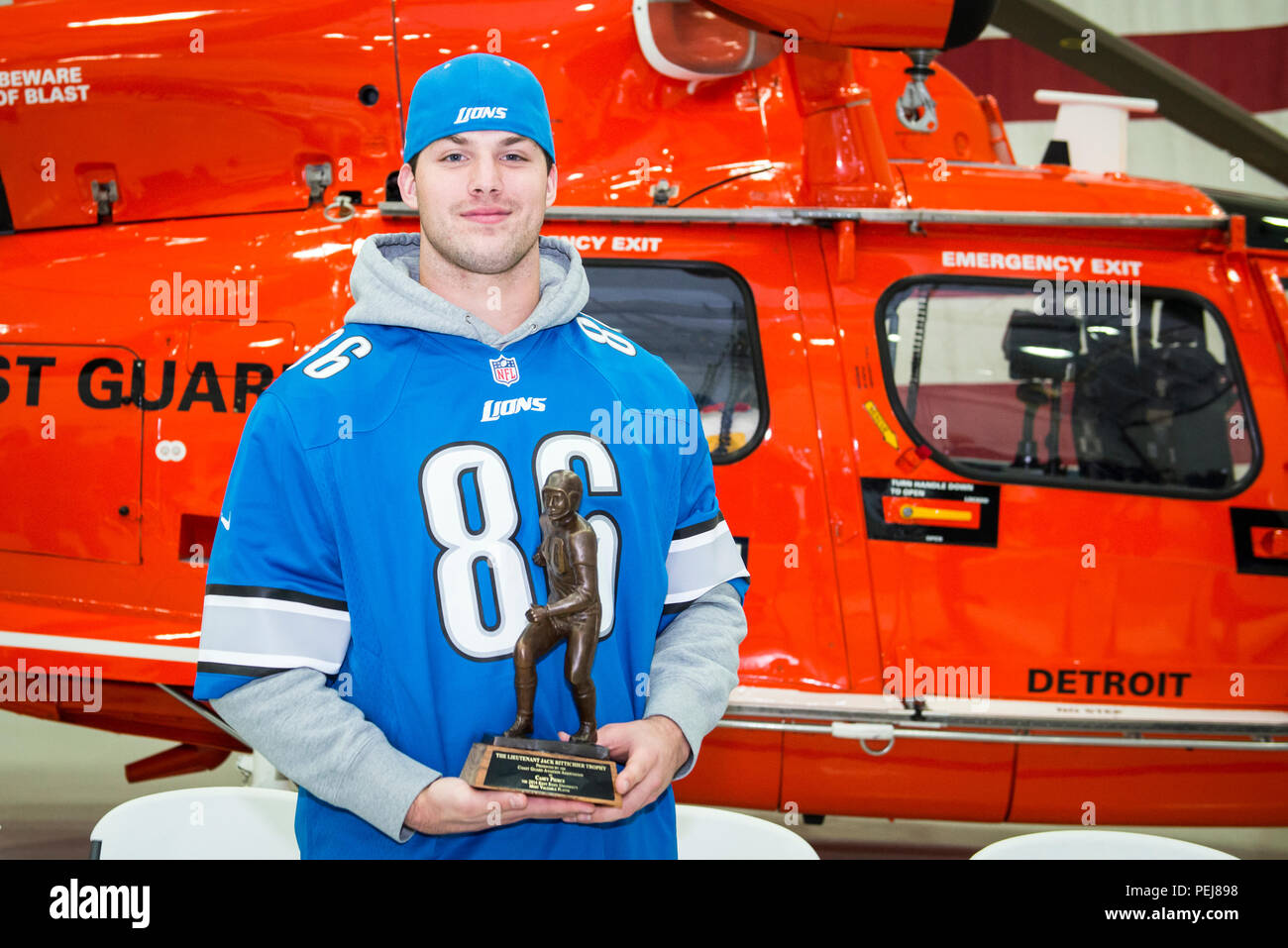 U s coast guard air station detroit hires stock photography and images Alamy