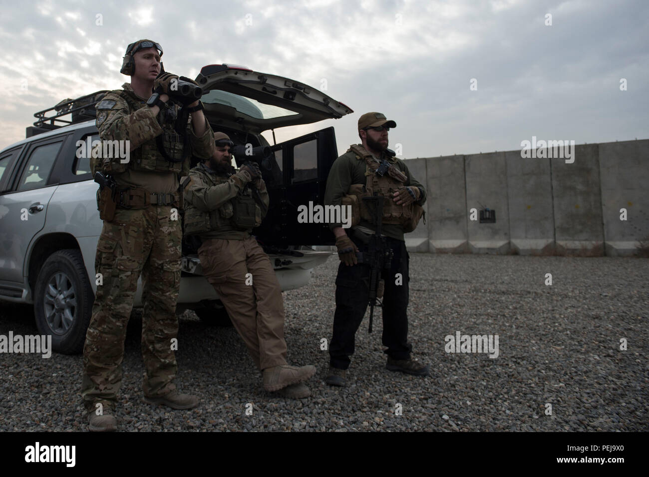 Aircrew equipment issue hi-res stock photography and images - Alamy