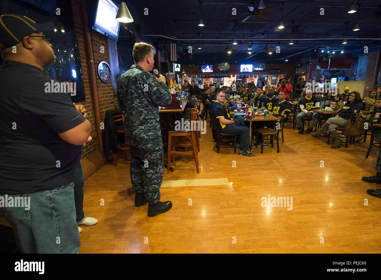 151210NJY507015 Bremerton, Wash. (Dec. 09, 2015) Capt. Tom Zwolfer