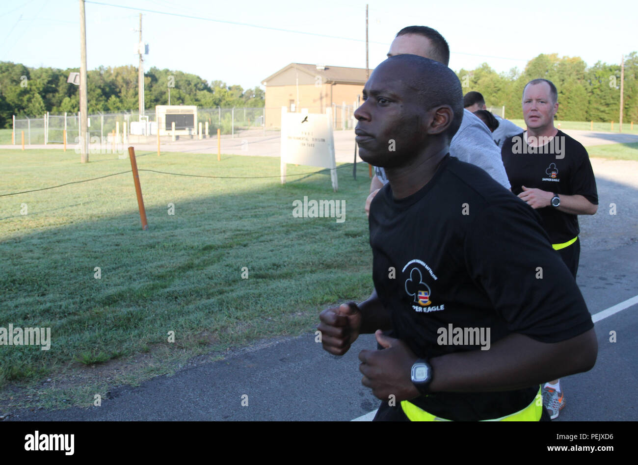 Soldiers from the 326th Brigade Engineer Battalion, 1st Brigade Combat ...