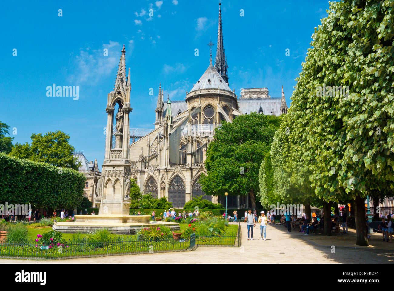 Cathedrale Notre-Dame de Paris, Square Jean XXIII, Ile de la Cite, Paris, France Stock Photo