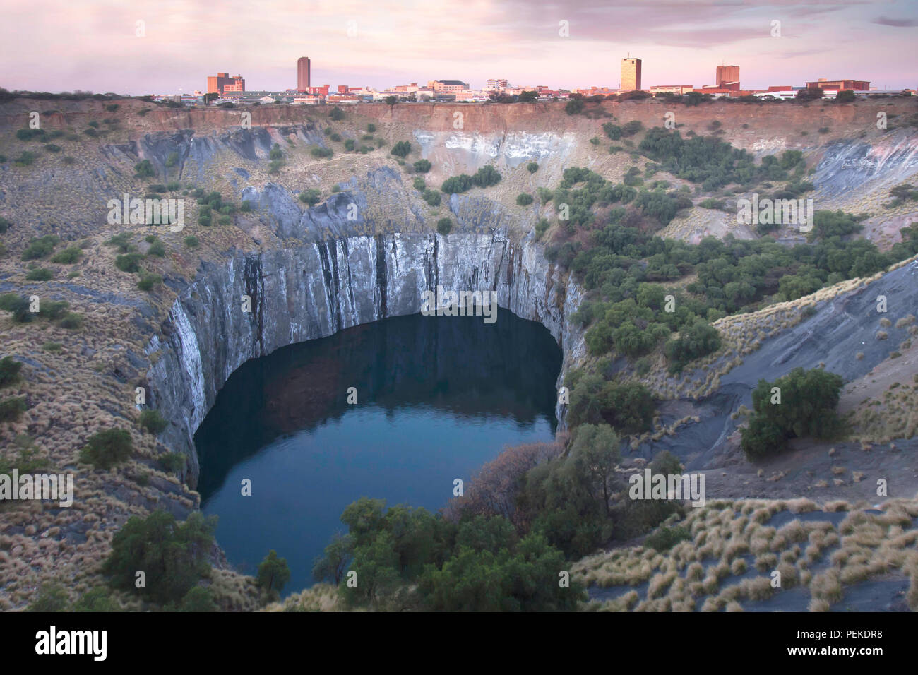 Diamond hole hi res stock photography and images Alamy
