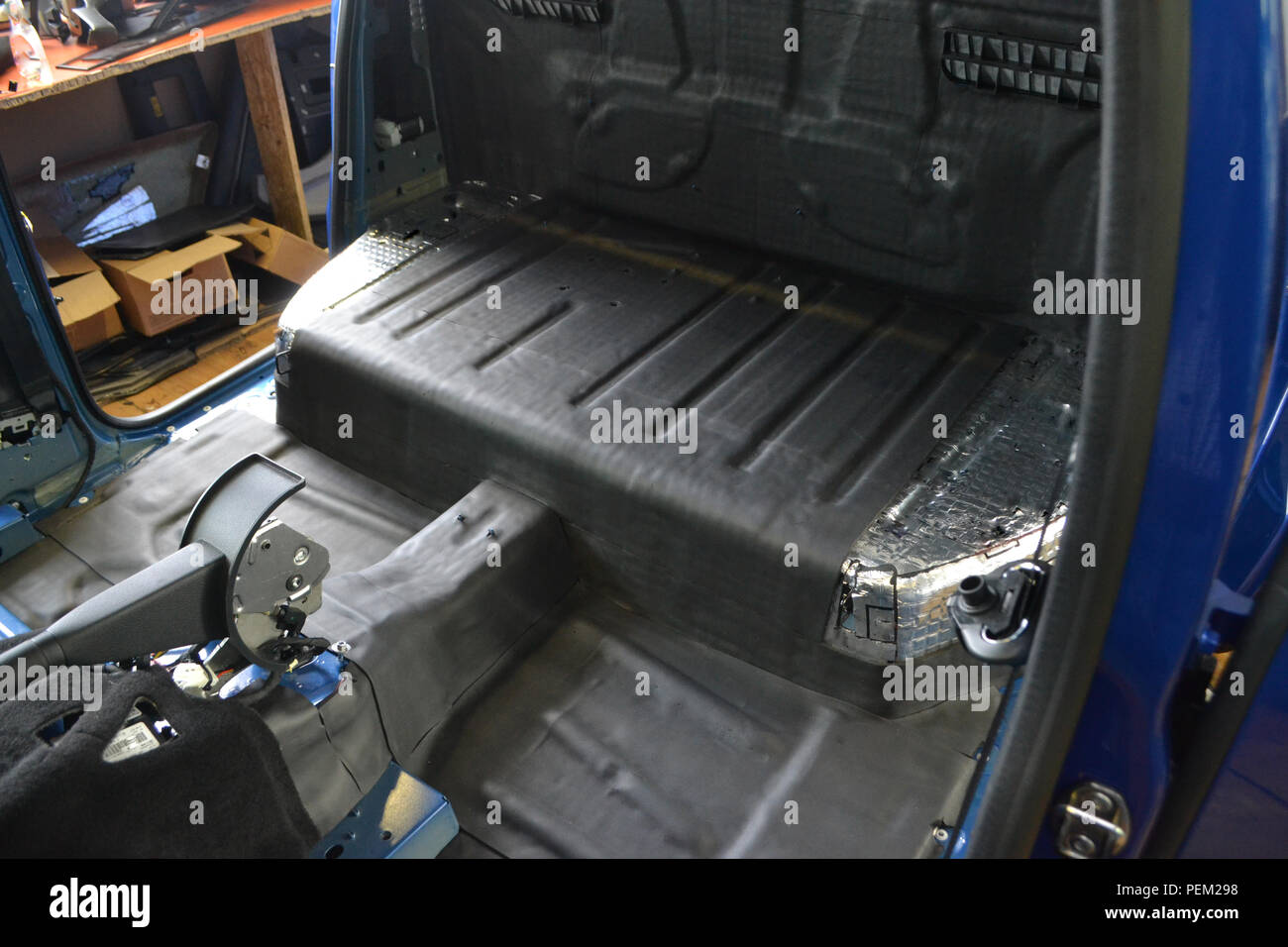 Tuning The Car In A Pickup Truck Body With Three Layers Of Noise