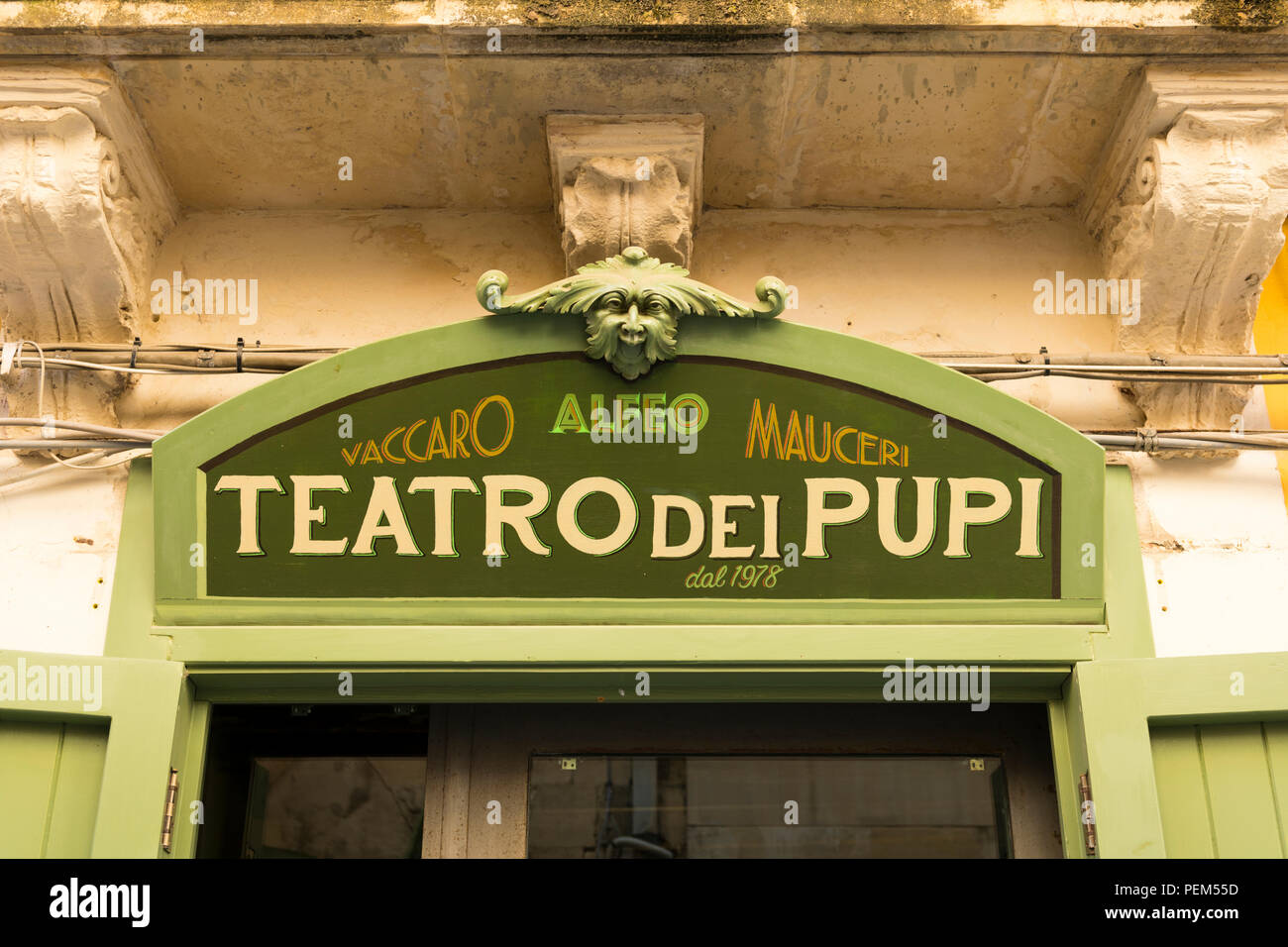 Puppet theatre sicily hires stock photography and images Alamy