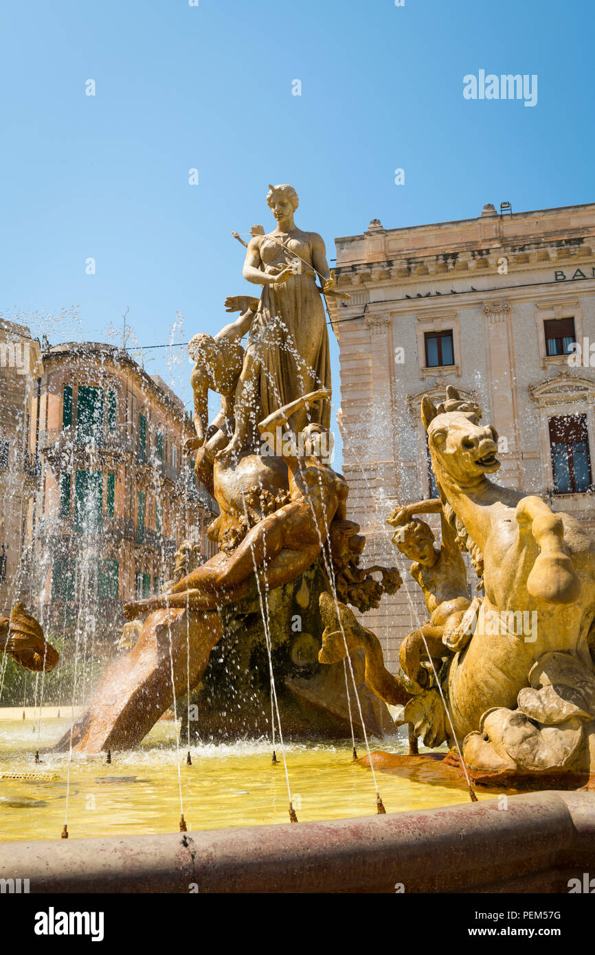 Italy Sicily Syracuse Siracusa Ortygia fountain water feature Diana Arethusa Alpheus by Guilio Moschetti 1907 Ovid The Metamophose Book 5 River God Stock Photo