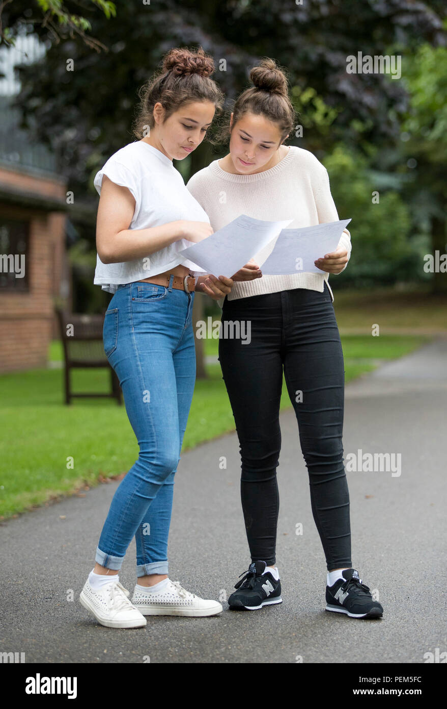 Uitputting vervangen Couscous Who has a twin sister hi-res stock photography and images - Alamy
