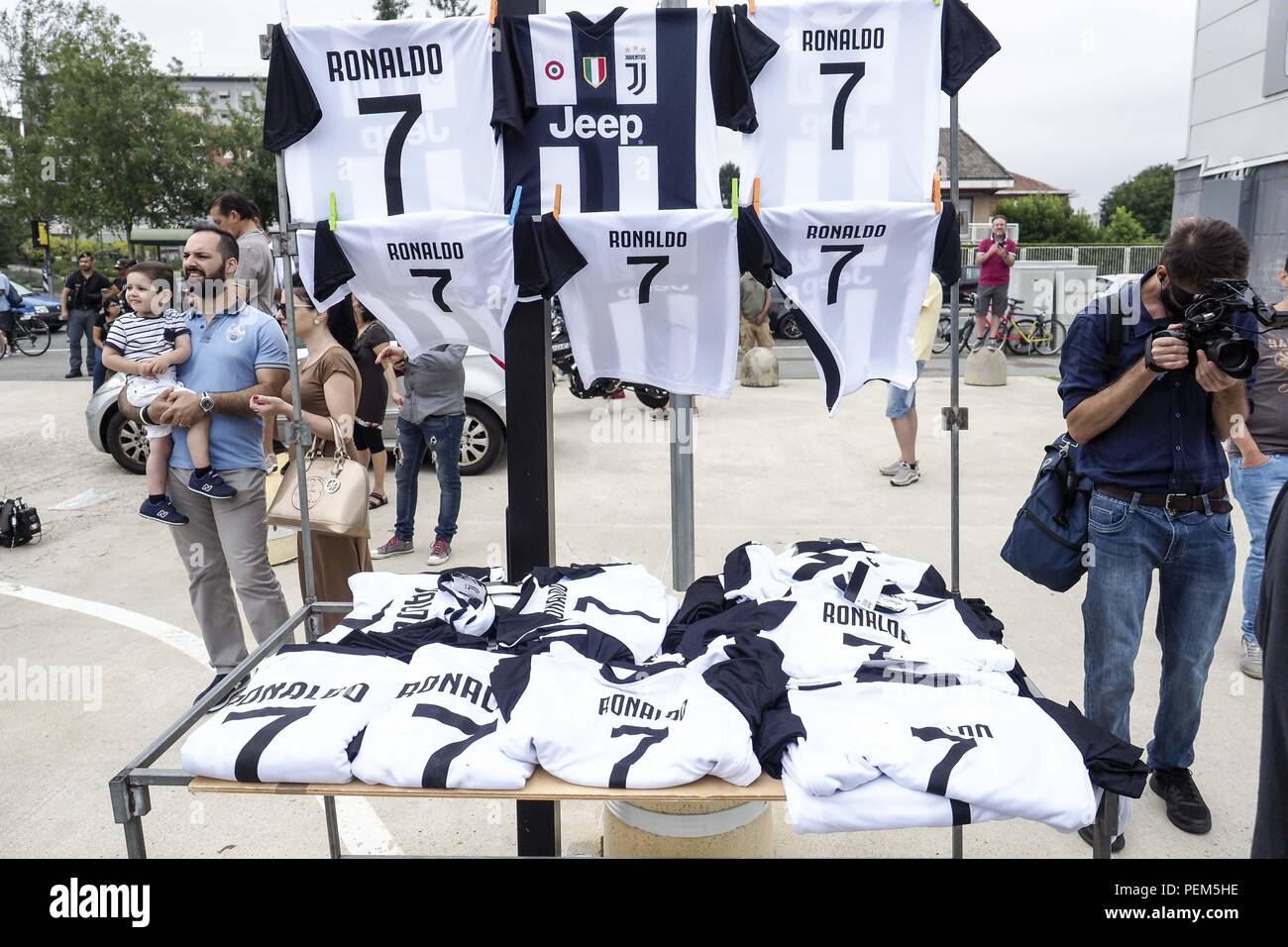Juventus fans at the Allianz Stadium in Turin, Italy, await the arrival of Cristiano  Ronaldo ahead of his official unveiling as a Juventus player following his  €100 million transfer from Real Madrid.