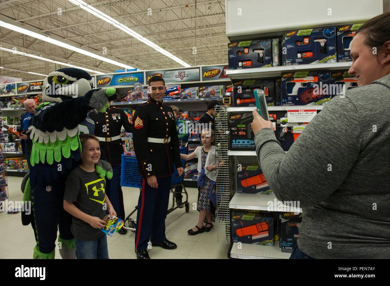 151217-N-OO032-038 SILVERDALE, Wash. (Dec. 17, 2015) - Toys ...