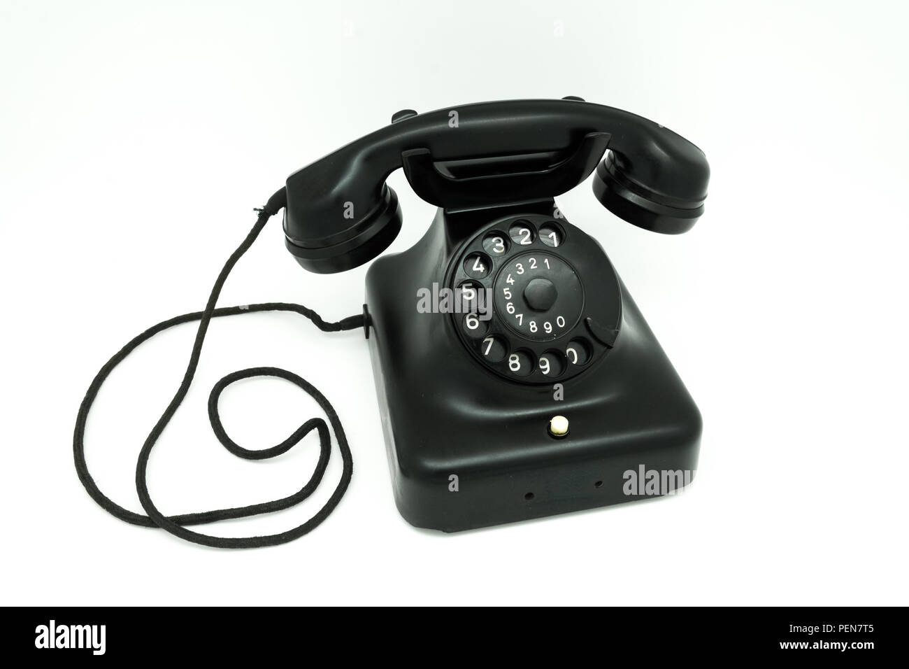 Antikes schwarzes Telefon W48 aus Backelit 50er Jahre Stock Photo
