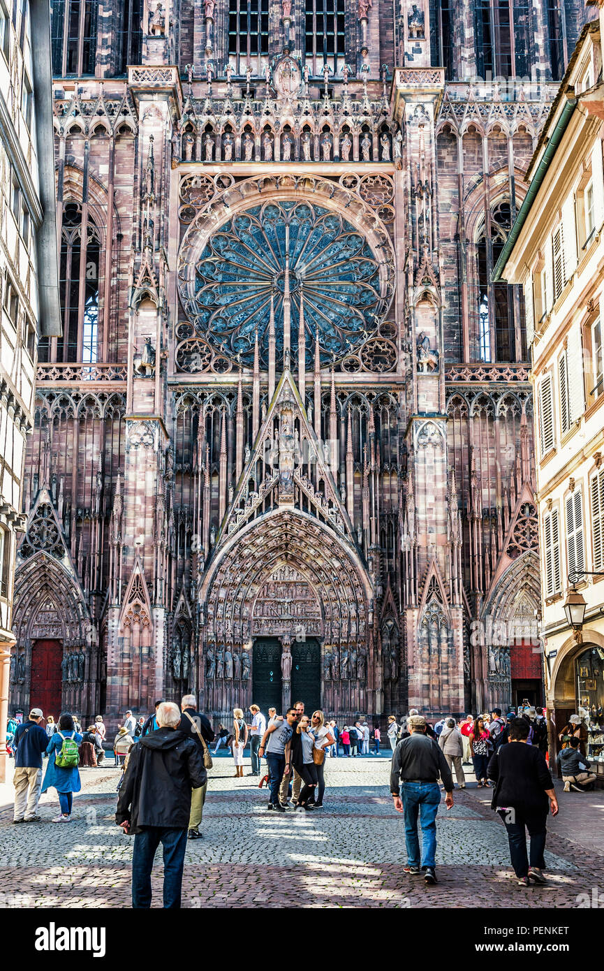 Cathedral notre dame strasbourg hi-res stock photography and images - Alamy