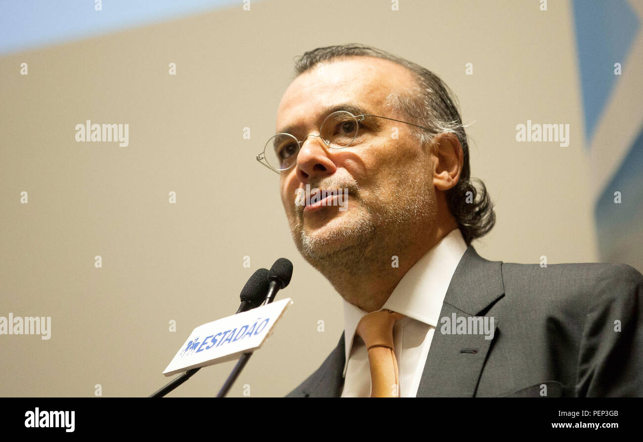 SÃO PAULO, SP - 16.08.2018: GUSTAVO FRANCO DEBATE NA FGV EM SP - The economist Gustavo Franco during a series of sabatinas &quot;The Economists of the Elections&quot;, prom ted by the newspaper Estado de São Paulo anndação Getúlio Vargas this mis morning in São Paulo. Gustavo is responsible for the plan of the New John Amoeedo Party candidate. (Photo: Bruno Rocha/Fotoarena) Stock Photo