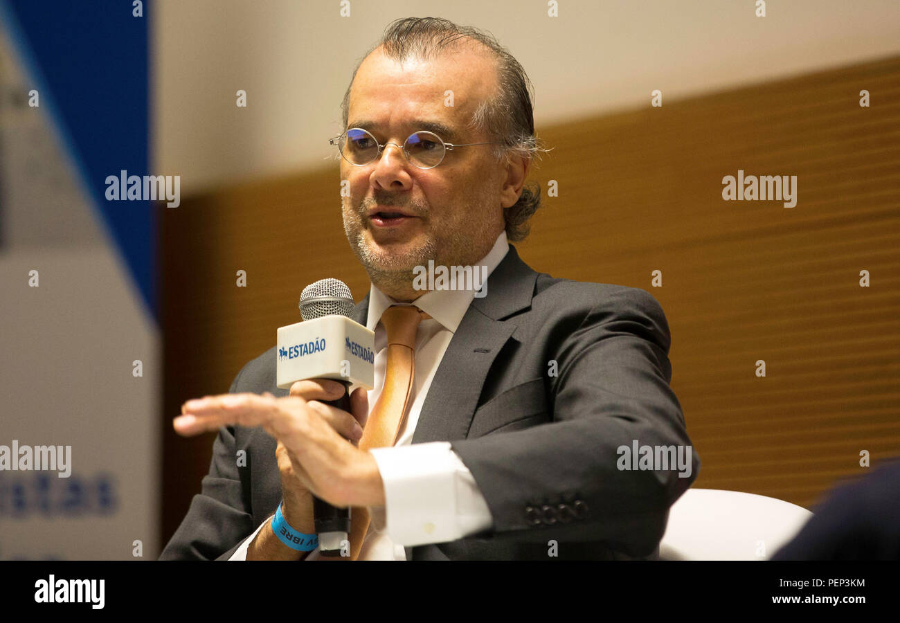 SÃO PAULO, SP - 16.08.2018: GUSTAVO FRANCO DEBATE NA FGV EM SP - The economist Gustavo Franco during a series of sabatinas &quot Econominomists of the Elections;quot;, promoted by the newsnewspaper Estado de São Paulo and Fundação Getúlio Vargas this morning in São Paulo. Gustavo is responsible for the plan of the New John Amoeedo Party candidate. (Photo: Bruno Rocha/Fotoarena) Stock Photo