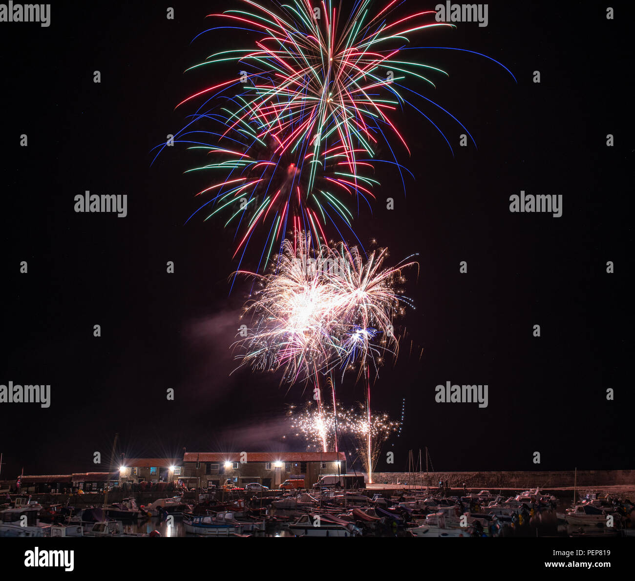 Lyme Regis, Dorset, UK. 16th August 2018. A spectacular firework