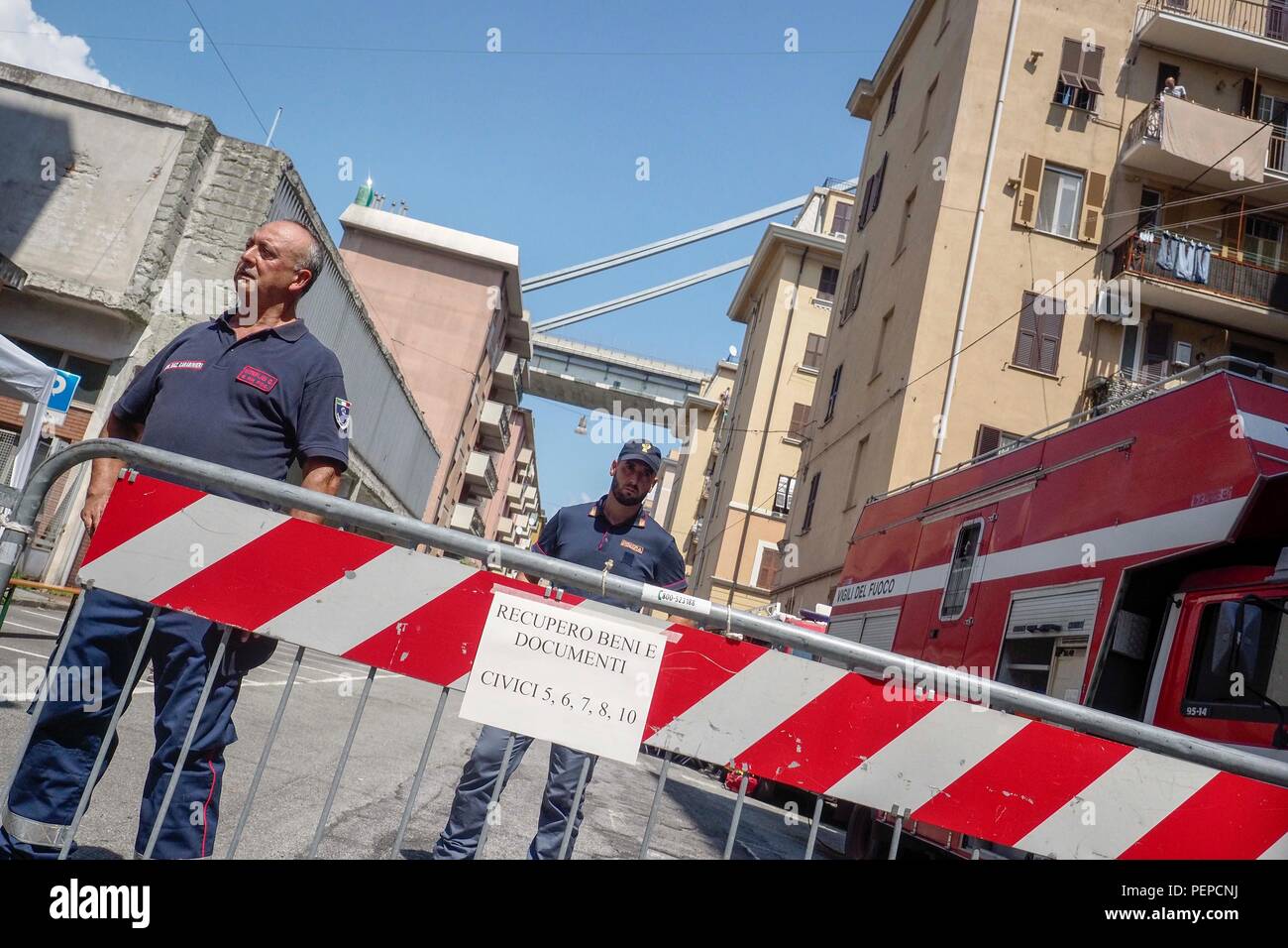 Genoa, Italy. 17th Aug, 2018. Genova. Displaced via Fillack after the collapse of the Morandi bridge Credit: Independent Photo Agency/Alamy Live News Stock Photo