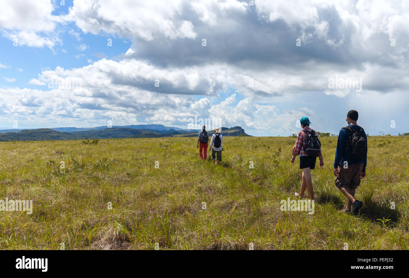 Young people group mountains hi-res stock photography and images - Alamy