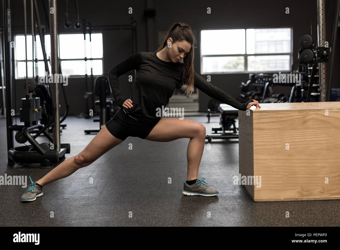Woman fitness stretching hi-res stock photography and images - Alamy