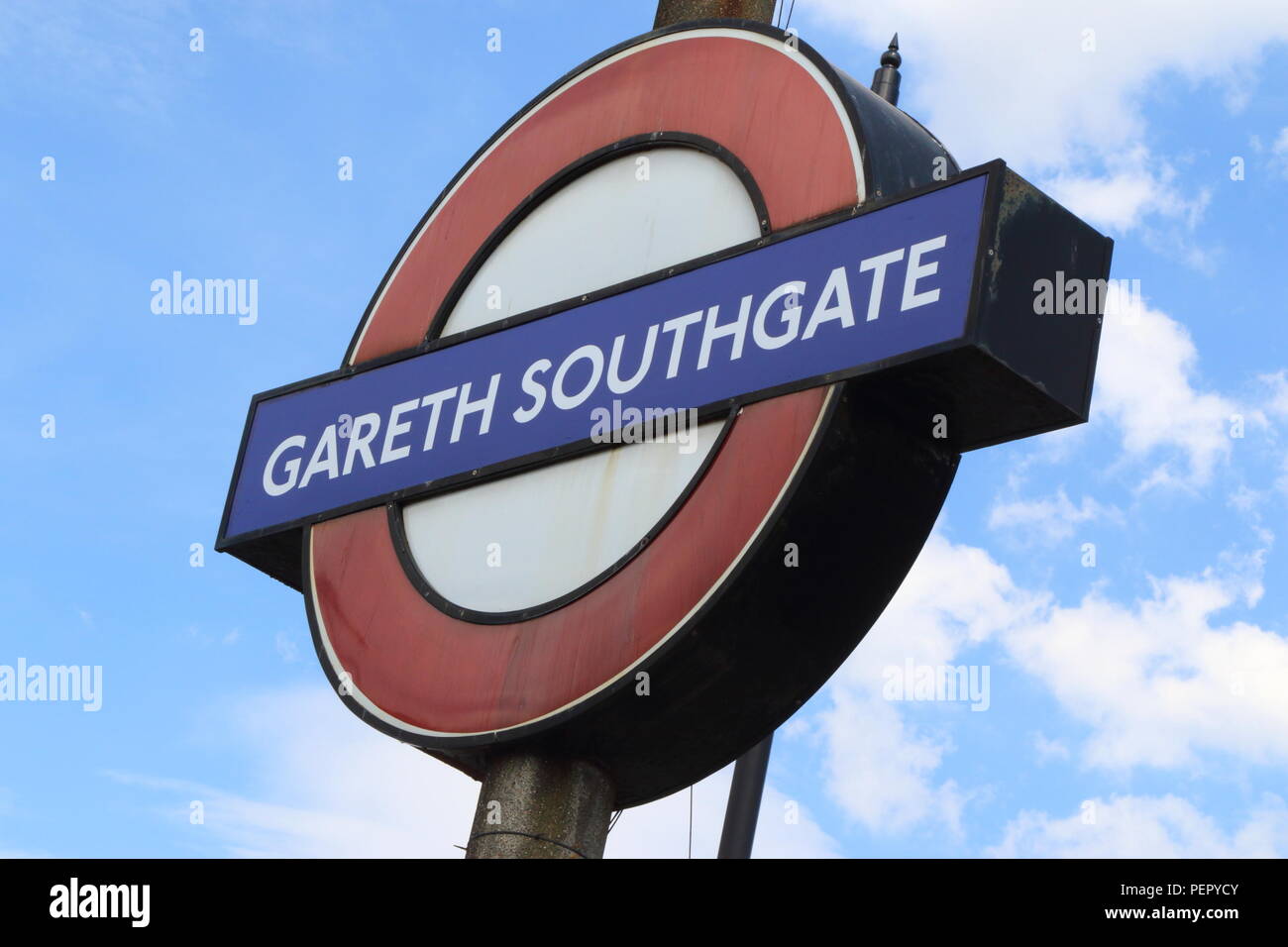 Southgate station on piccadilly line hires stock photography and images Alamy