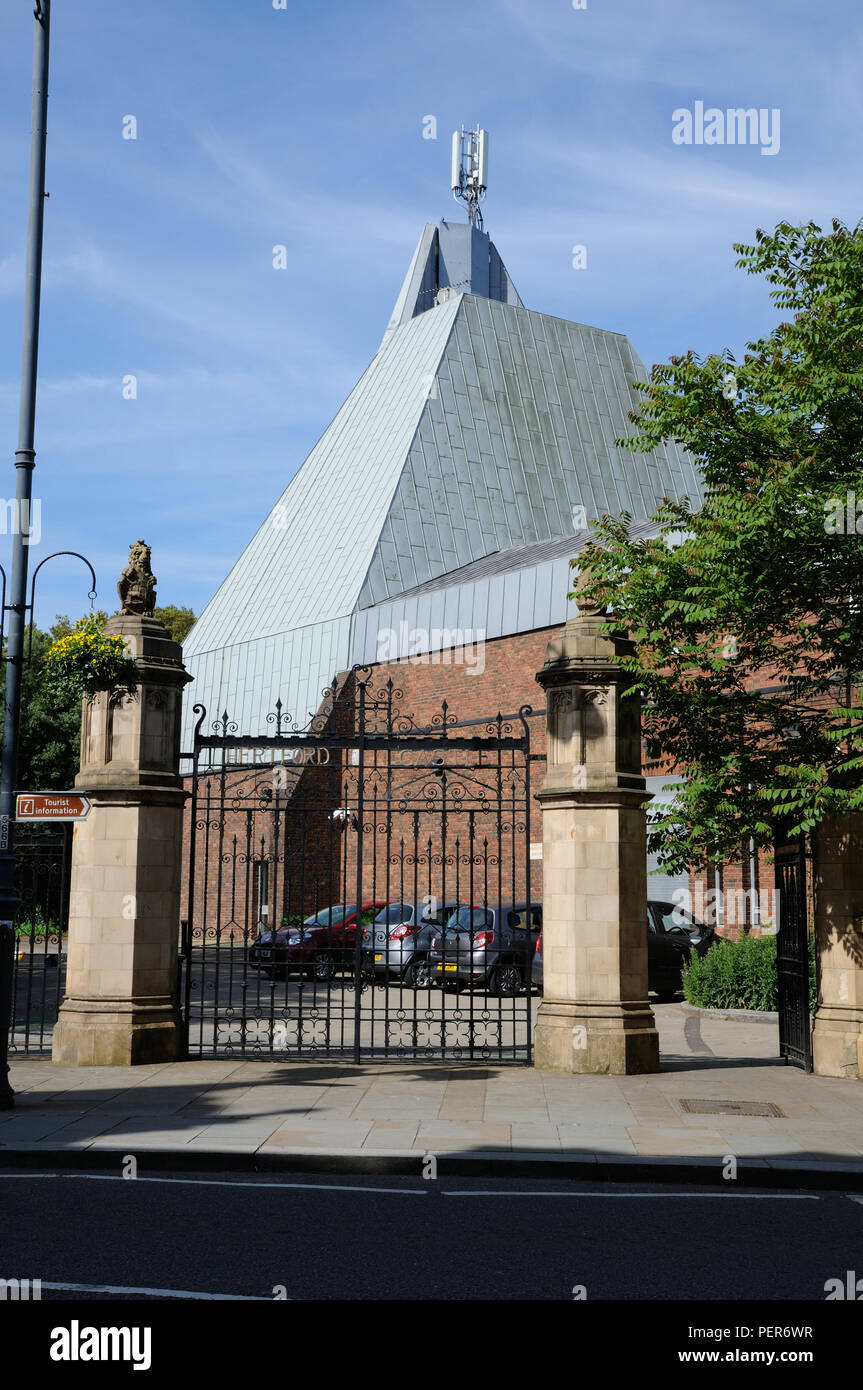 Hertford Castle Stock Photos & Hertford Castle Stock Images Alamy