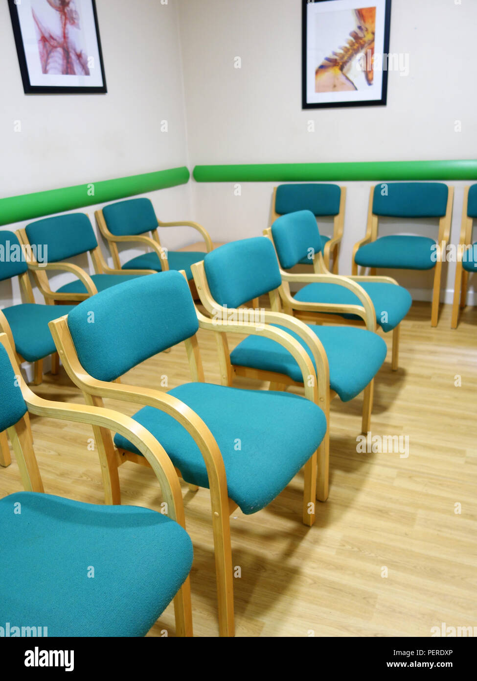 Doctors waiting room clinical hires stock photography and images Alamy
