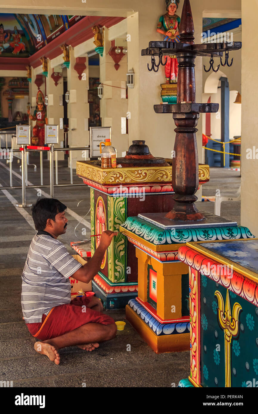 Singapore prayer shrines hi-res stock photography and images - Alamy