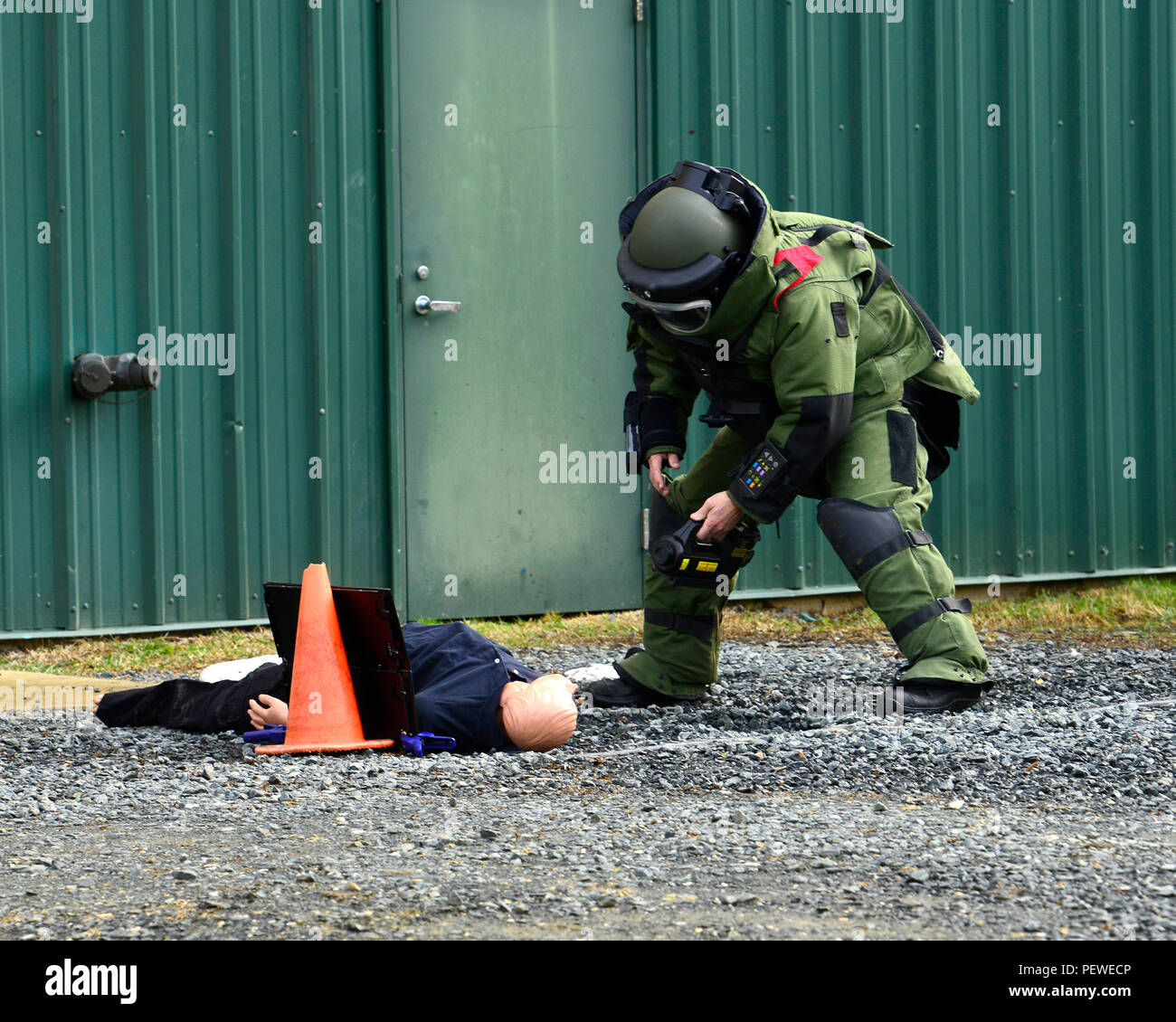 160205-N-ZA795-072 WASHINGTON (Feb. 5, 2016) -- A member of the City of Annapolis Bomb Squad takes and x-ray image of a simulated neutralized active shooter/suicide bomber during an drill as part of the annual exercise Solid Curtain-Citadel Shield 2016. Solid Curtain-Citadel Shield is an annual exercise that assesses the readiness of Navy security personnel to respond to threats located on naval installations and individual units. (U.S. Navy photo by Mass Communication Specialist 1st Class Pedro A. Rodriguez/Released) Stock Photo