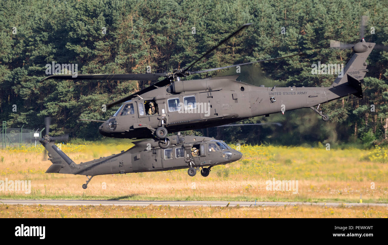 Sikorsky blackhawk hi-res stock photography and images - Alamy