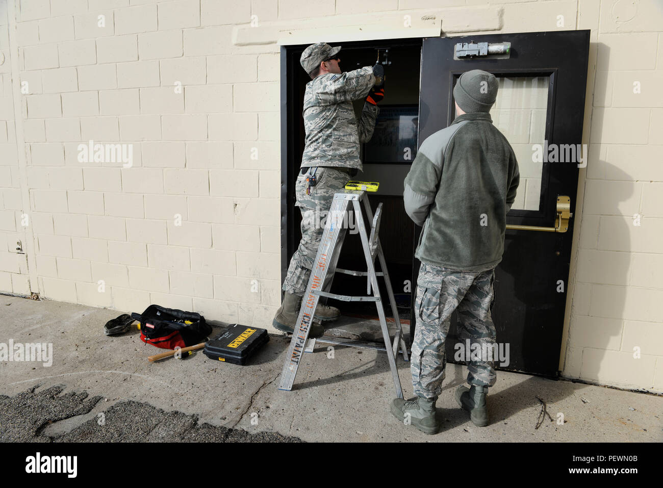 Eng Door Barricade Sign Closed for Maint