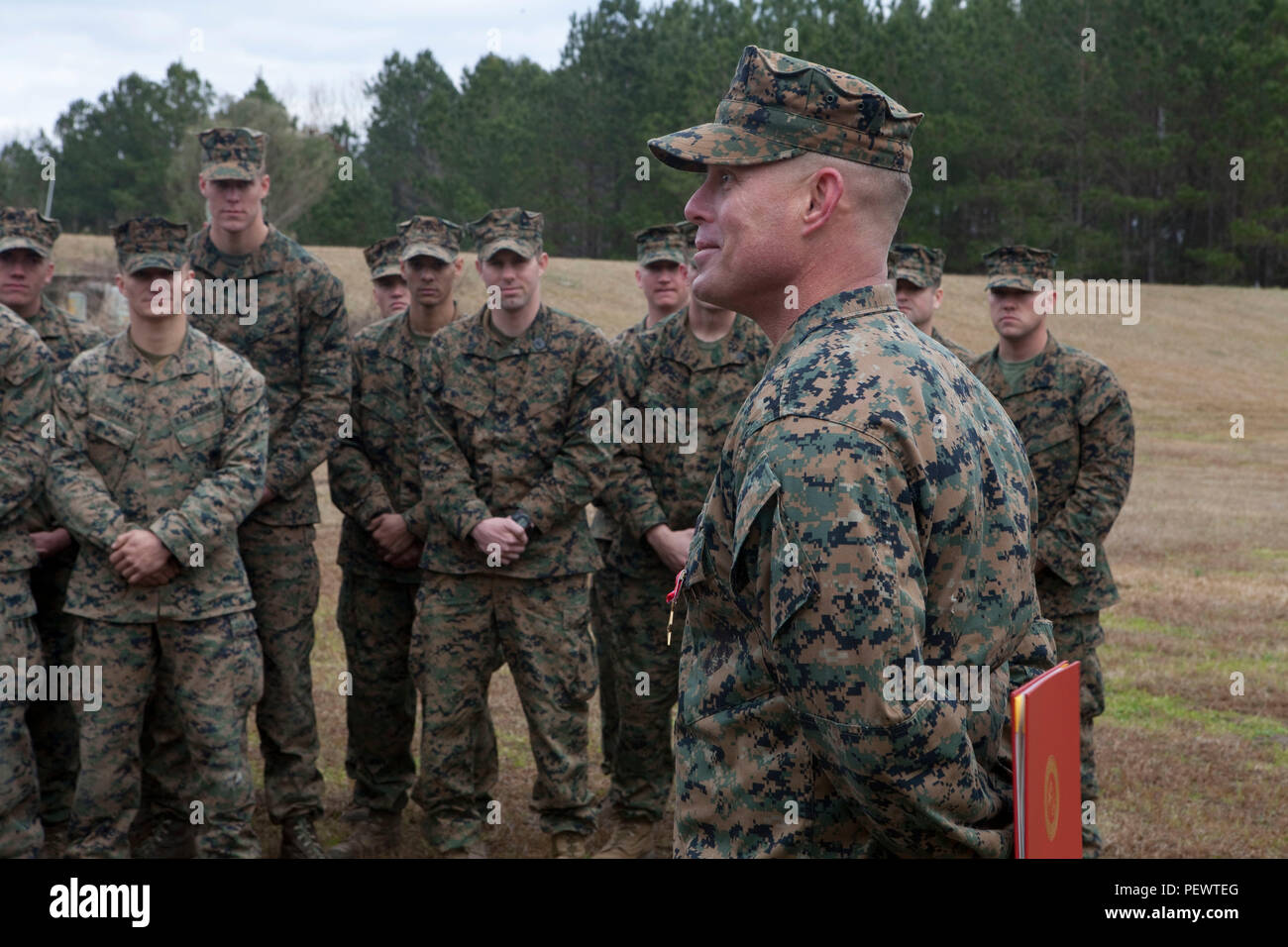 Bronze star with combat v hires stock photography and images Alamy