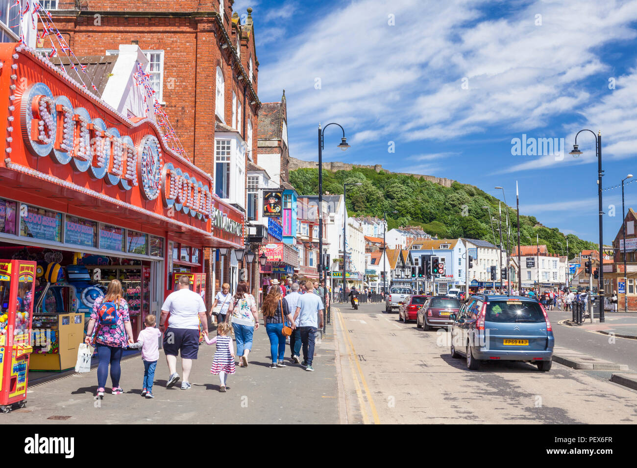 holidaymakers on Foreshore rd at scarborough beach south bay beach scarborough uk yorkshire north yorkshire scarborough england uk gb europe Stock Photo