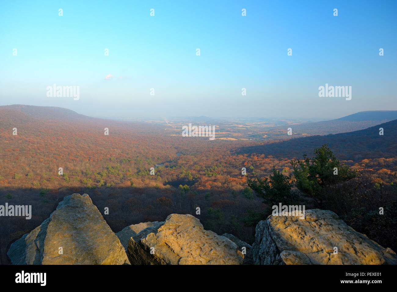 Hawk mountain sanctuary, kempton hires stock photography and images