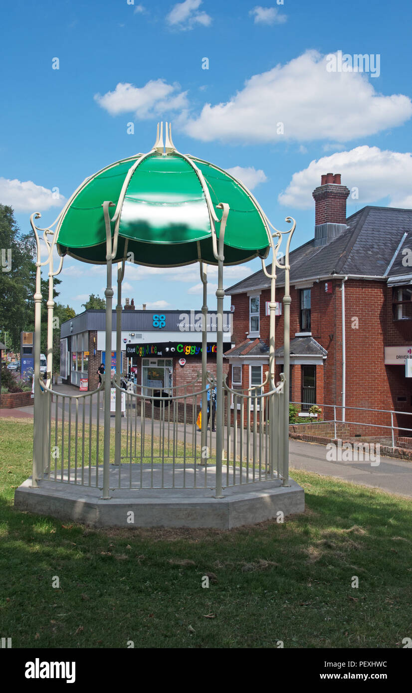 Hedge_end hires stock photography and images Alamy