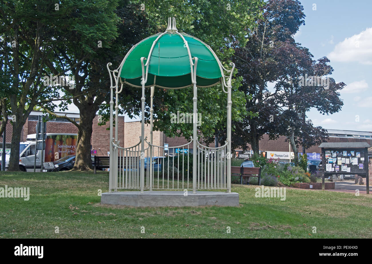 Hedge end hires stock photography and images Alamy