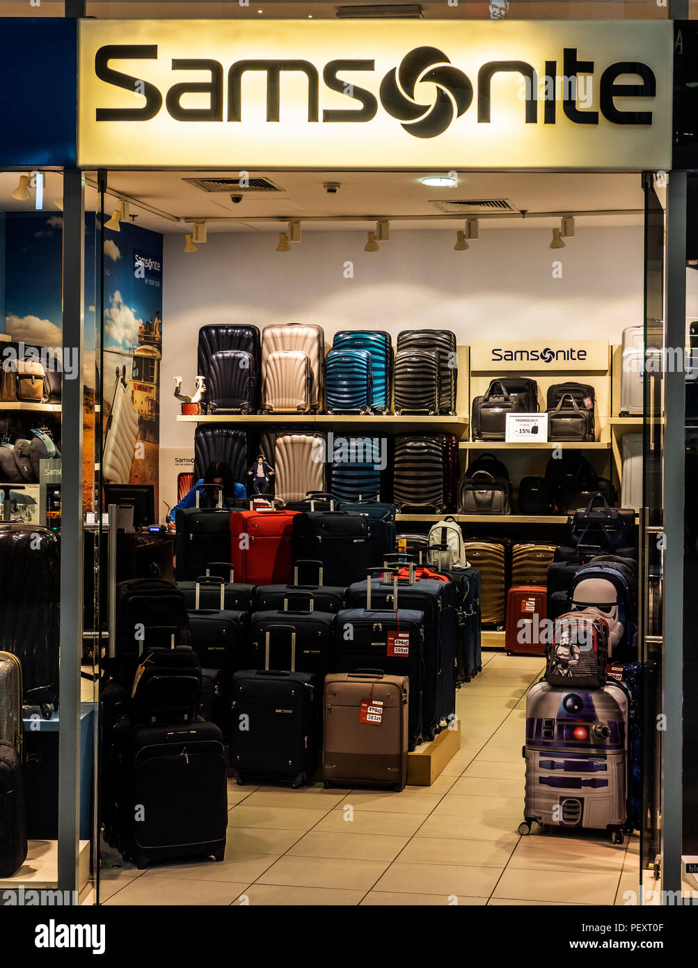 KRAKOW, POLAND - March 20, 2018: Samsonite store in Bonarka City Center  Stock Photo - Alamy